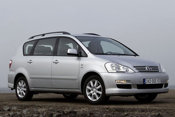 Avensis Verso (01-06)