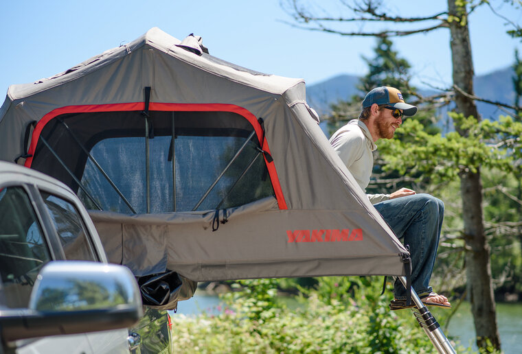 Yakima SkyRise HD daktent op auto