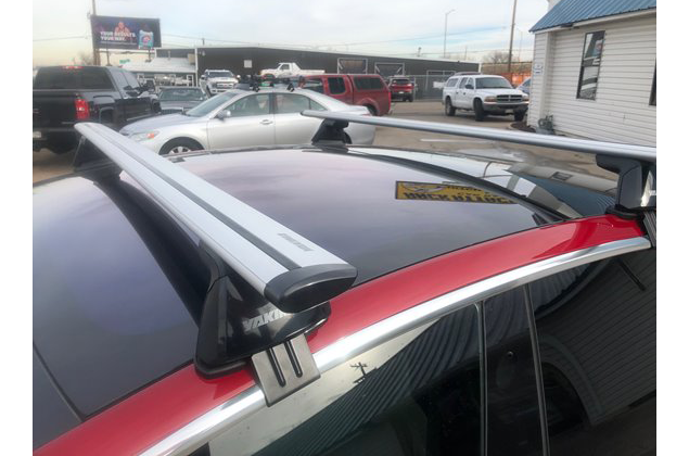 Dakdragers Tesla Model 3 rood schuin detail